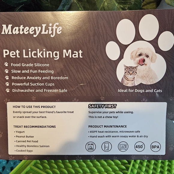 2 NEW lick mats for dogs - Picture 2 of 2